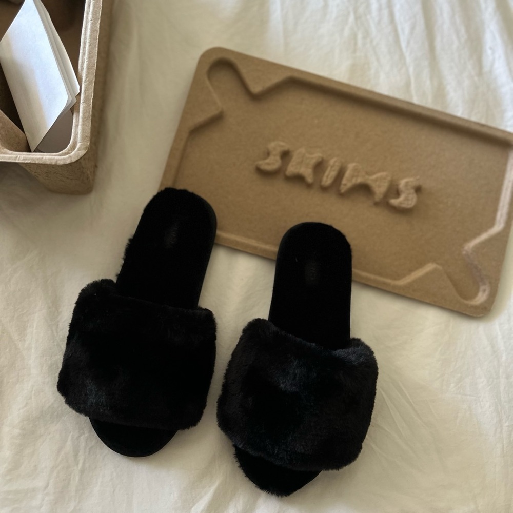Black Fuzzy Slippers